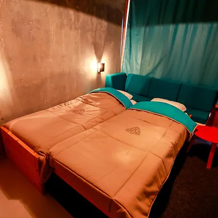 Renove Aux Pieds Avec Balcon, Animaux Admis - Fr-1-346-346 *