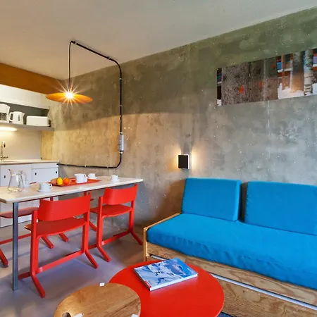 Rénové Aux Pieds Avec Balcon, Animaux Admis - Fr-1-346-346 Appartement *