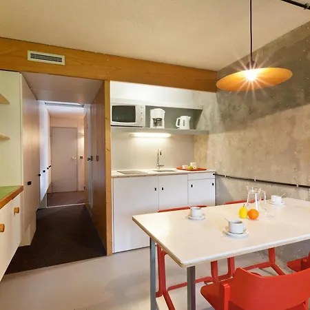 Appartement Rénové Aux Pieds Avec Balcon, Animaux Admis - Fr-1-346-346 *